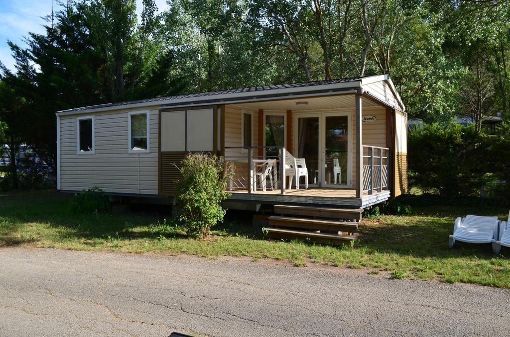 Hotel Camping La Vidaresse Sainte-Anastasie-sur-Issole Exterior foto
