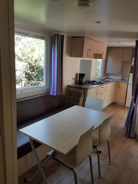 Hotel Camping La Vidaresse Sainte-Anastasie-sur-Issole Exterior foto