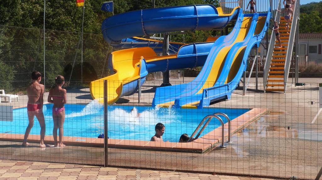 Hotel Camping La Vidaresse Sainte-Anastasie-sur-Issole Exterior foto